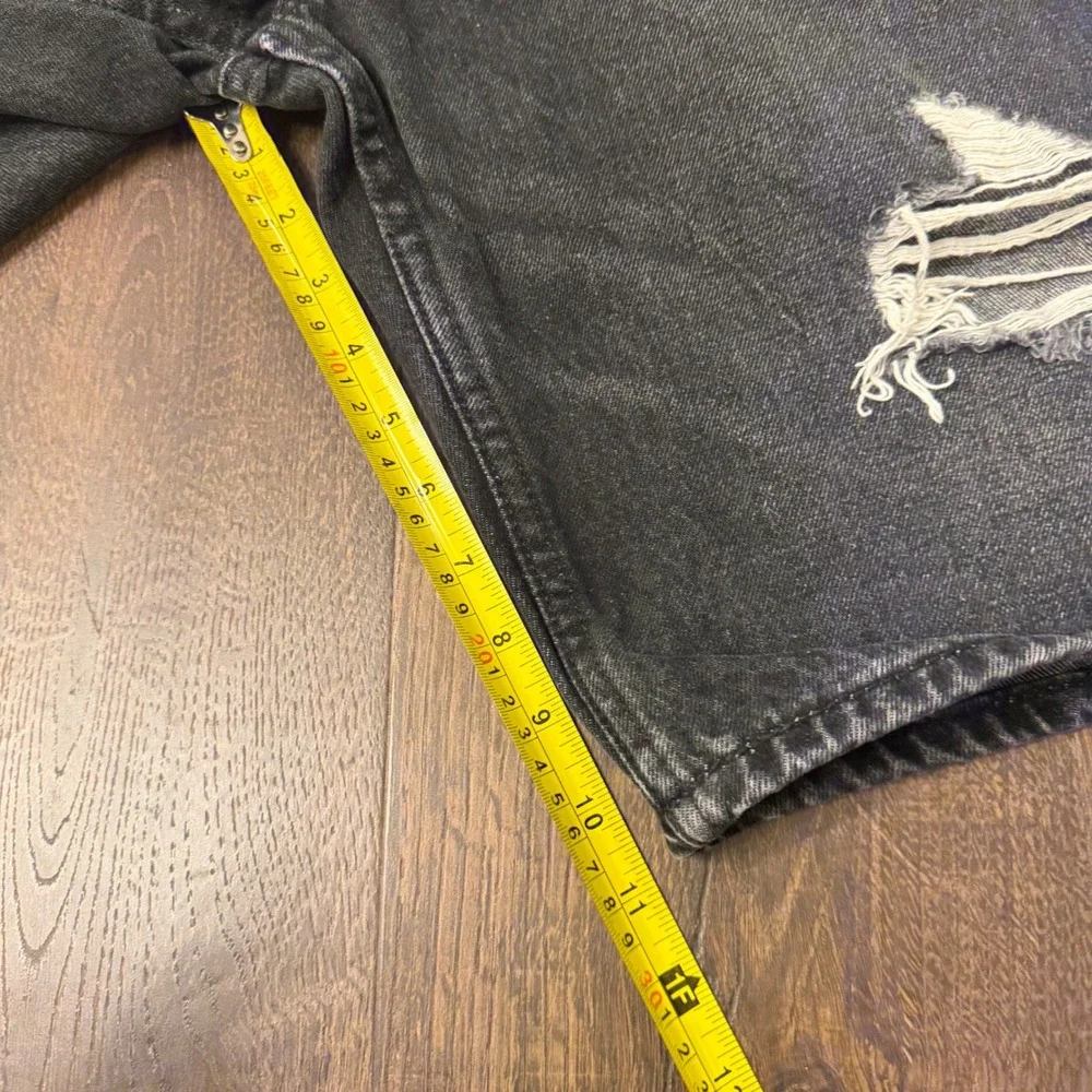 Levis 569 Loose Straight Mens 36 Black Denim Shorts Distressed Ripped Baggy